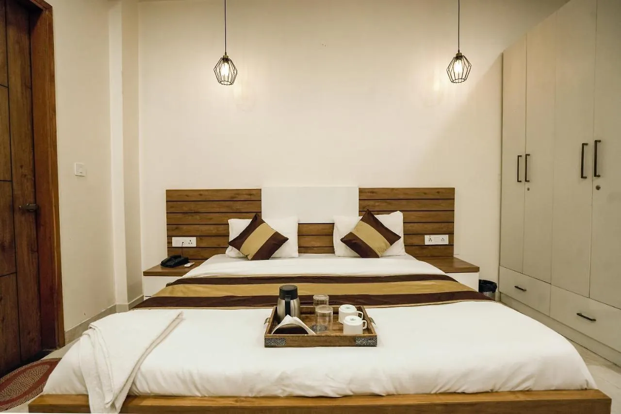 Hotel Maharaja Palace Boutique Hotels Near Medanta Medicity Gurgaon 3*,  India