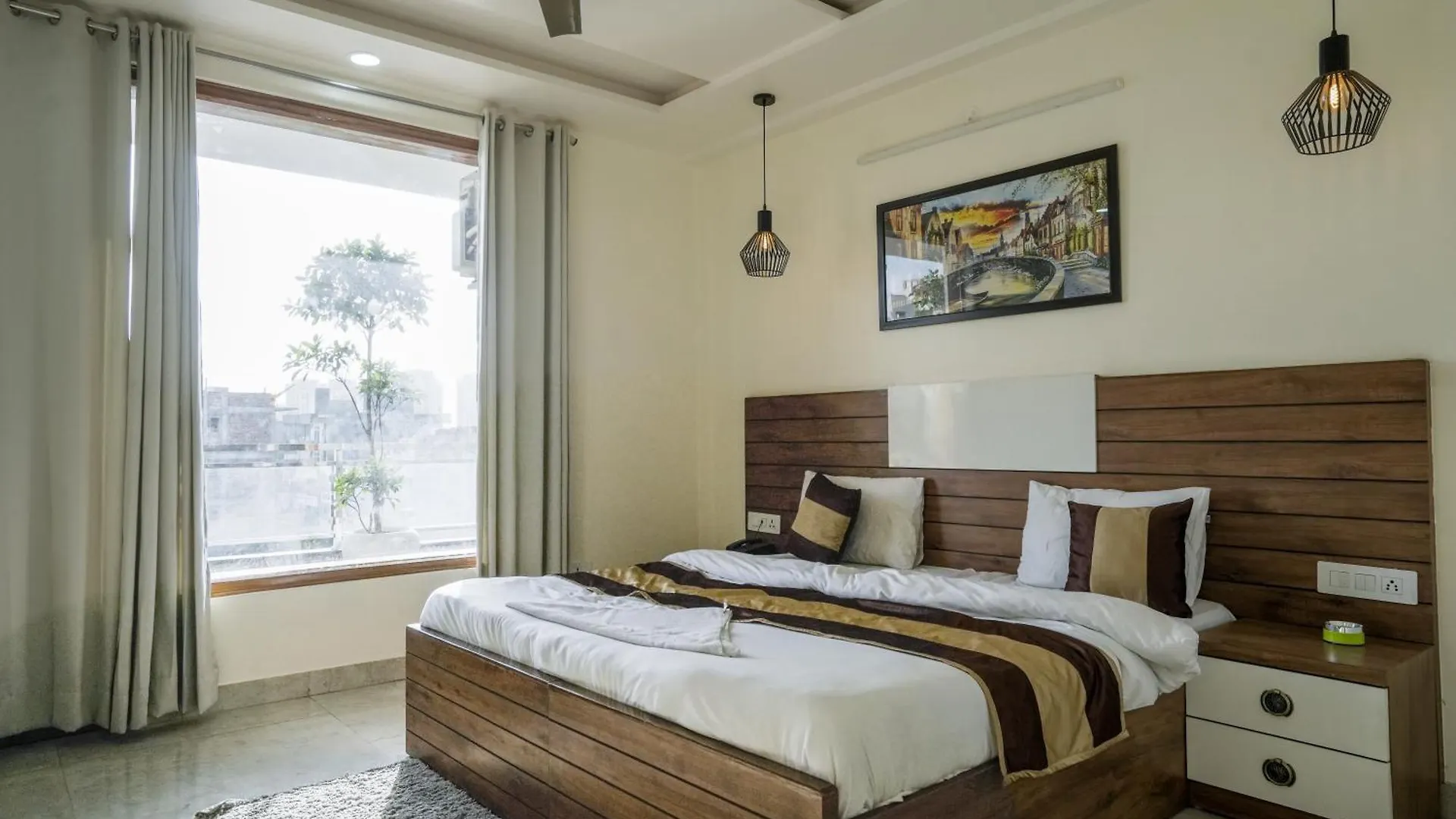 Hotel Maharaja Palace Boutique Hotels Near Medanta Medicity Gurgaon
